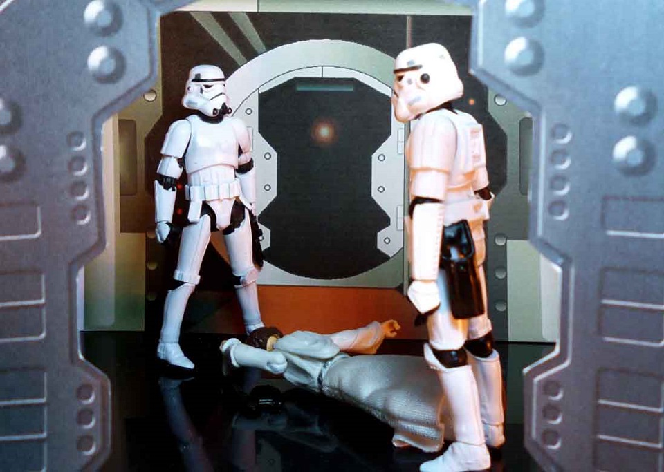 Original Star Wars Re-Created With Figures